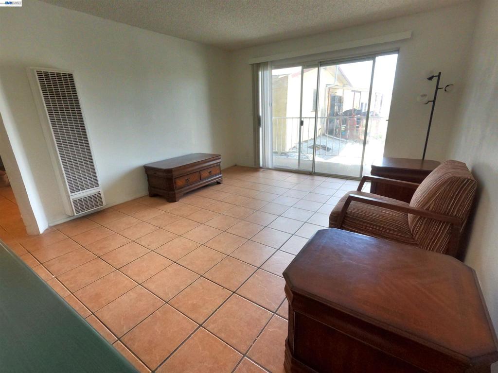 1566 Pine Ave 103a Property Photo 7