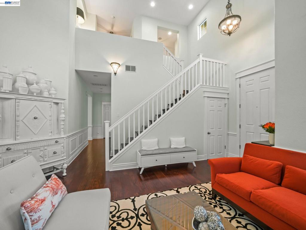 313 Bridgecreek Way Property Photo 5