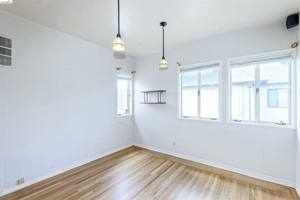 2944 Webster St Property Photo 10