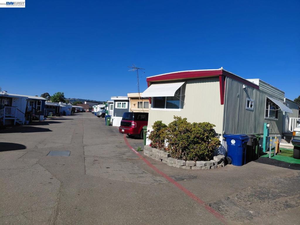 3875 Castro Valley Blvd. Property Photo 20