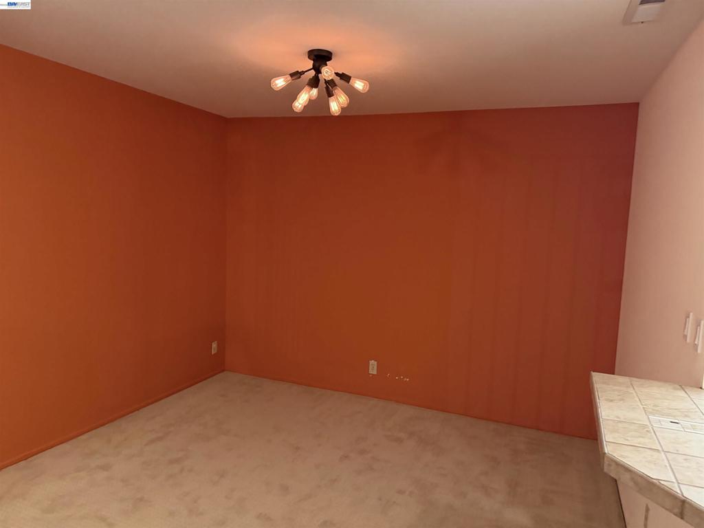 1089 Wesley Ct 8 Property Photo 5