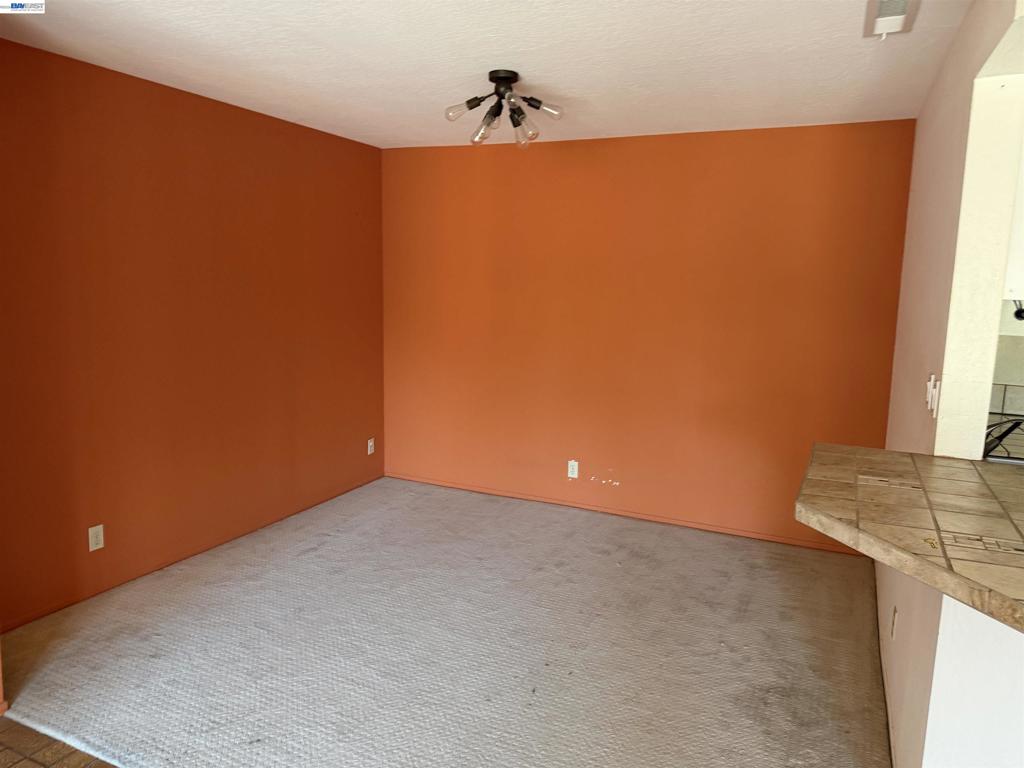 1089 Wesley Ct 8 Property Photo 6