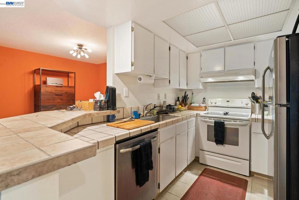 1089 Wesley Ct 8 Property Photo 7