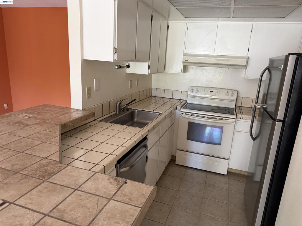 1089 Wesley Ct 8 Property Photo 8