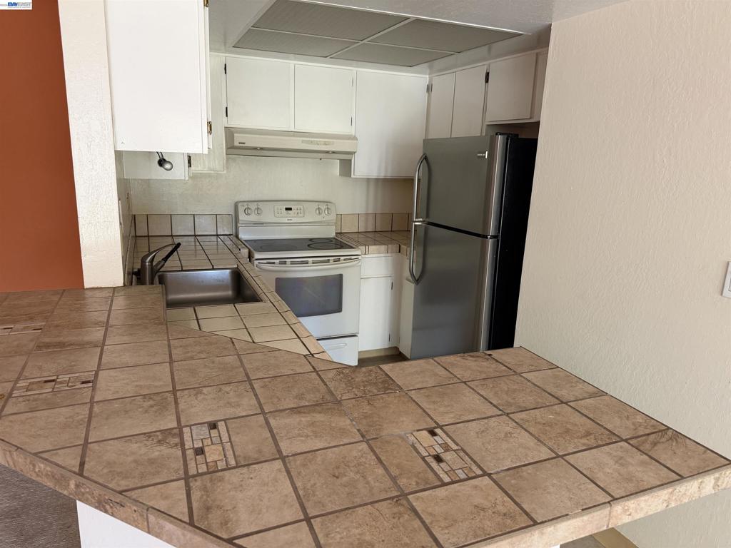 1089 Wesley Ct 8 Property Photo 9