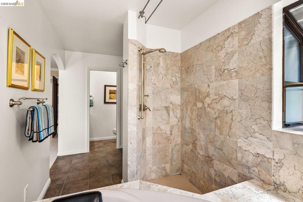 6909 Exeter Dr Property Photo 22