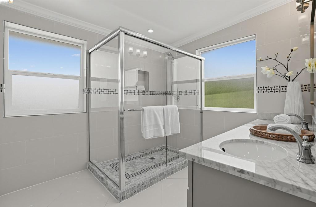 7026 Devon Way Property Photo 28
