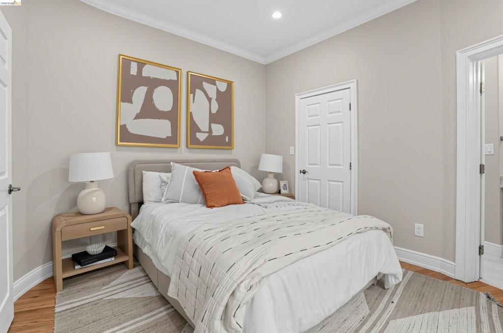 7026 Devon Way Property Photo 32