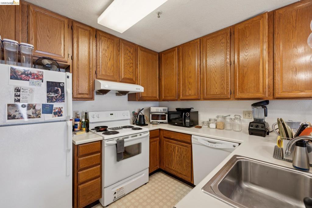 459 Stow Ave Property Photo 38