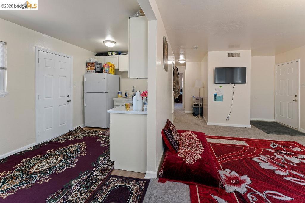 9833 Walnut St Property Photo 18
