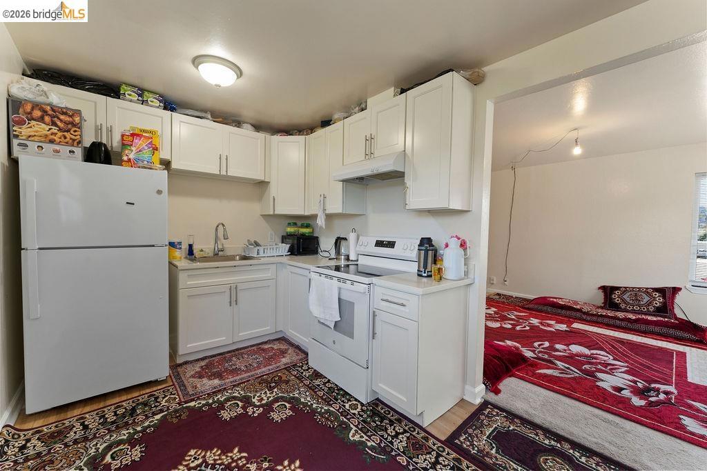 9833 Walnut St Property Photo 19