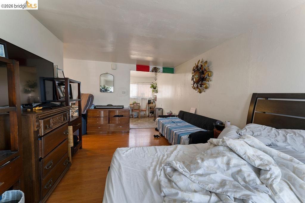 9833 Walnut St Property Photo 28