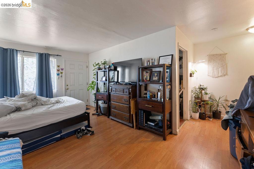 9833 Walnut St Property Photo 29