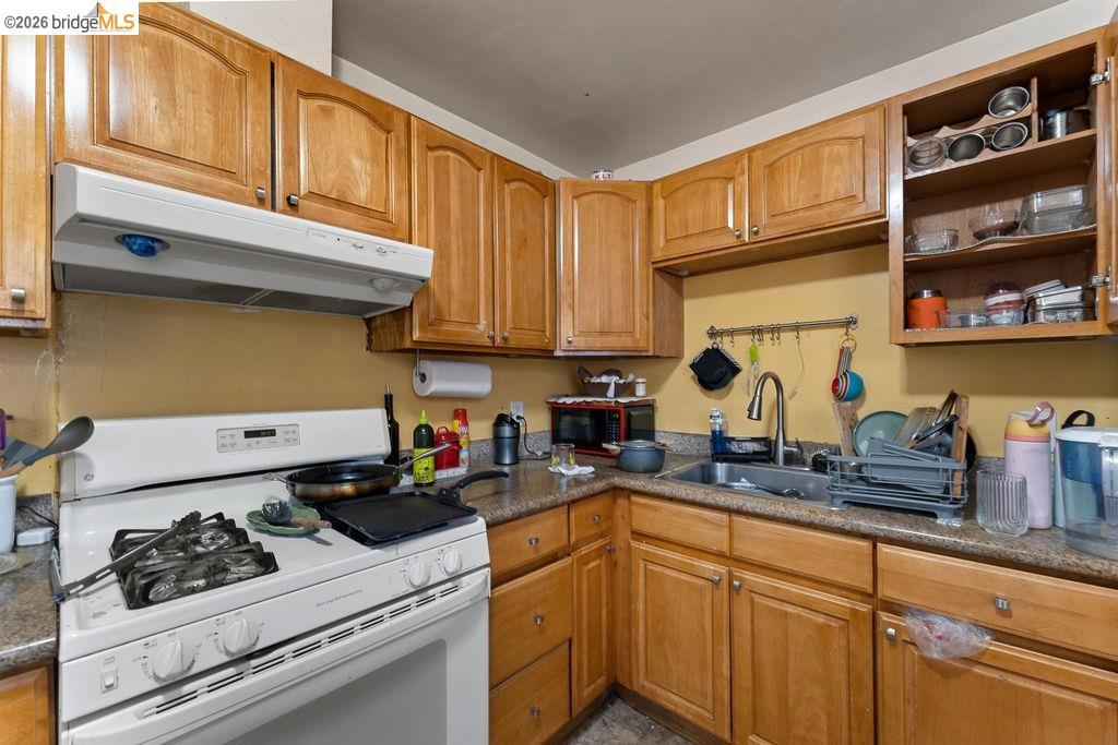9833 Walnut St Property Photo 31