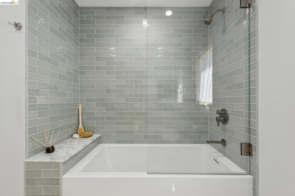 200 Fairlawn Dr Property Photo 42