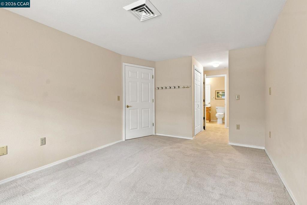 1840 Tice Creek Dr 2245 Property Photo 18