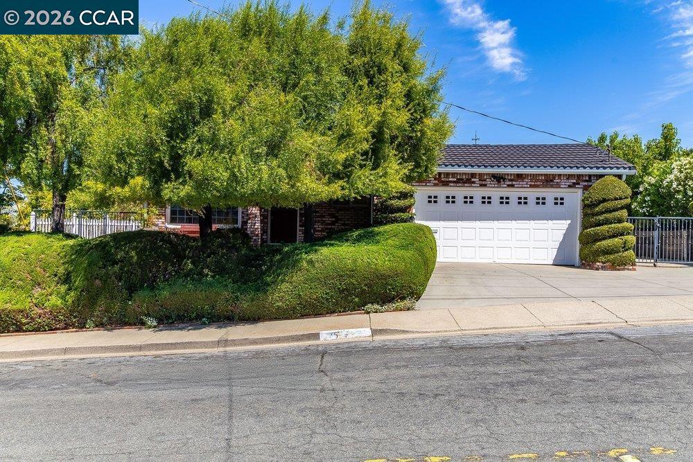 75 Welle Rd Property Photo 1