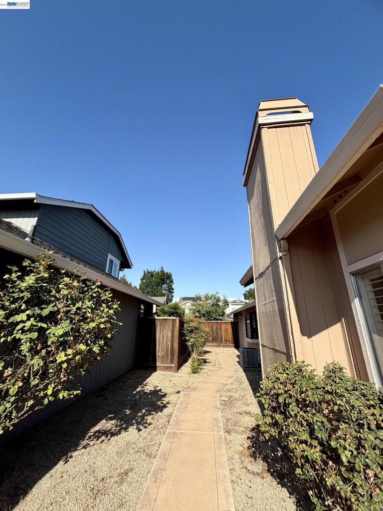 2061 Eilene Dr Property Photo 6