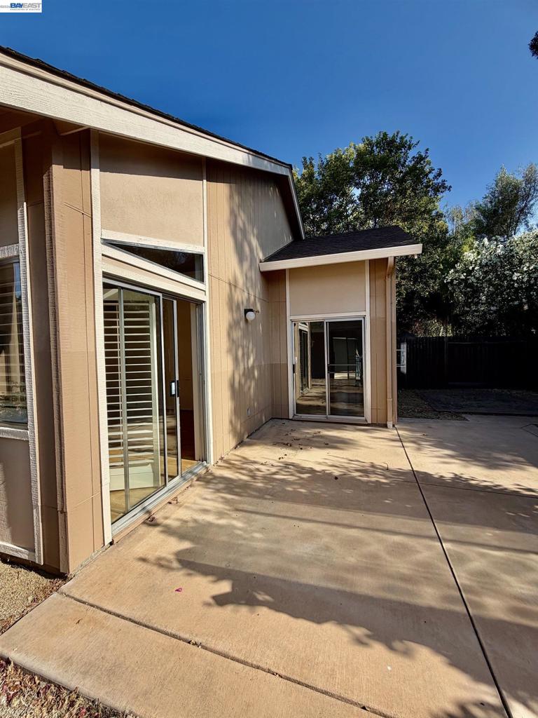 2061 Eilene Dr Property Photo 8