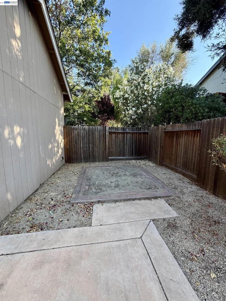 2061 Eilene Dr Property Photo 10