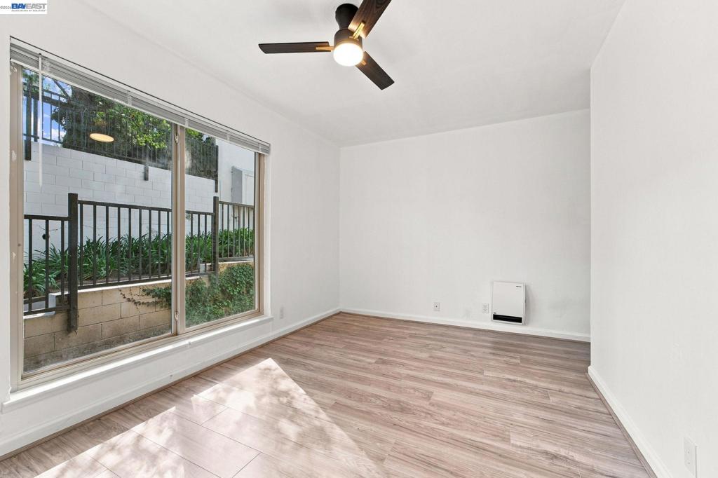 2075 Ascot Dr 119 Property Photo 13