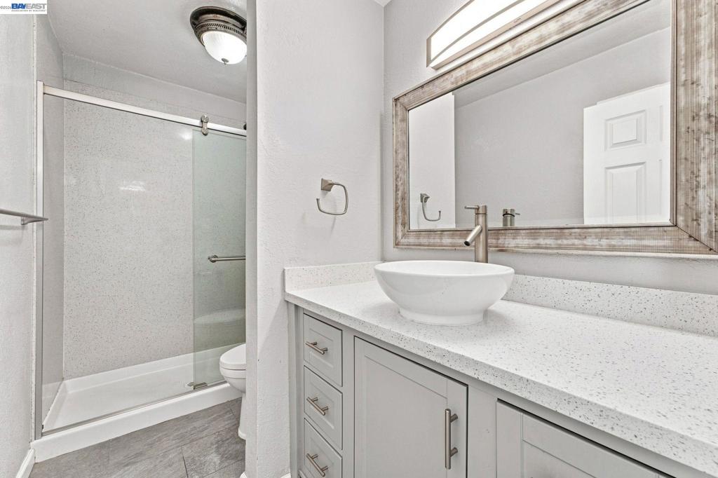 2075 Ascot Dr 119 Property Photo 18