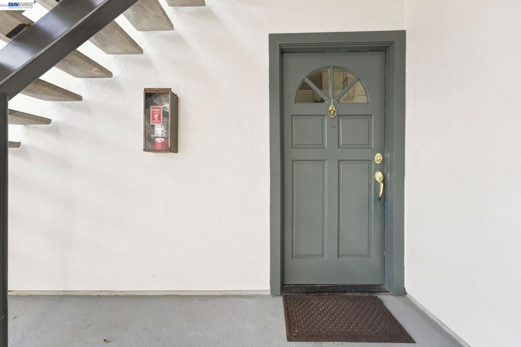 2075 Ascot Dr 119 Property Photo 23