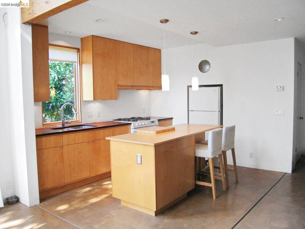 1542 Addison St Property Photo 15
