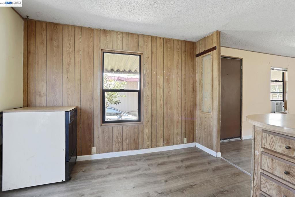 5040 Jackson St. Property Photo 10