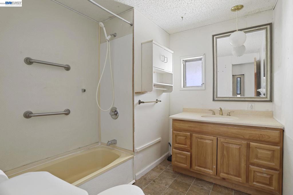 5040 Jackson St. Property Photo 16