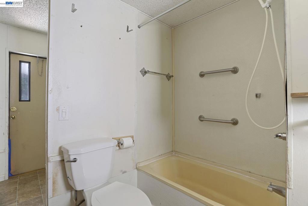 5040 Jackson St. Property Photo 17