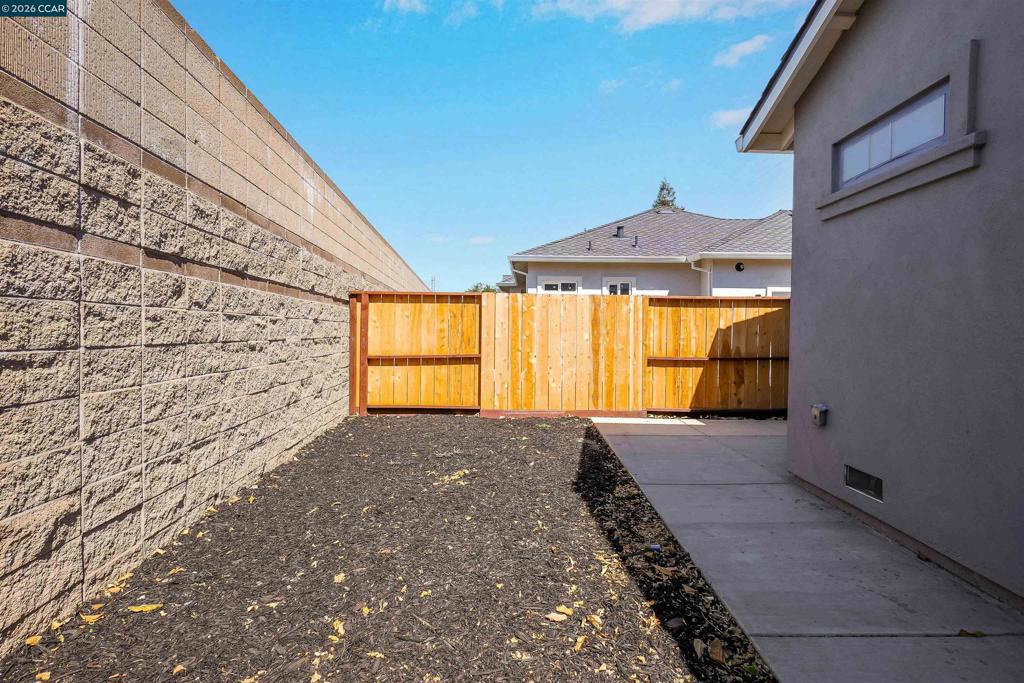 2100 Paige Ct Property Photo 35