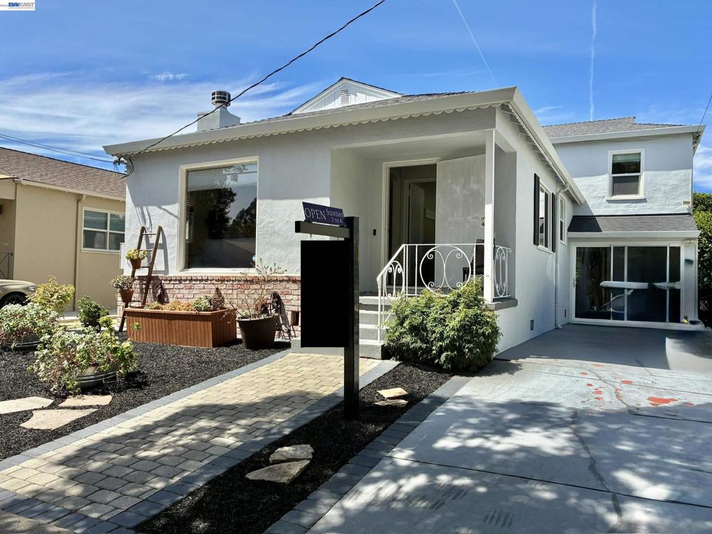 272 Lorraine Blvd Property Photo 1