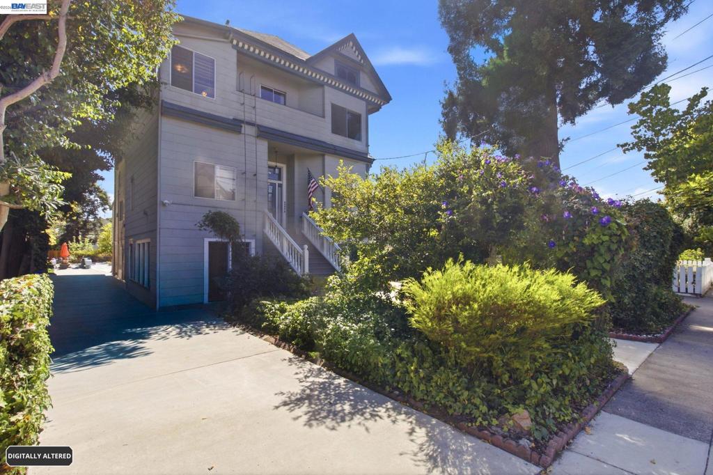 1718 Alameda Ave Property Photo 2