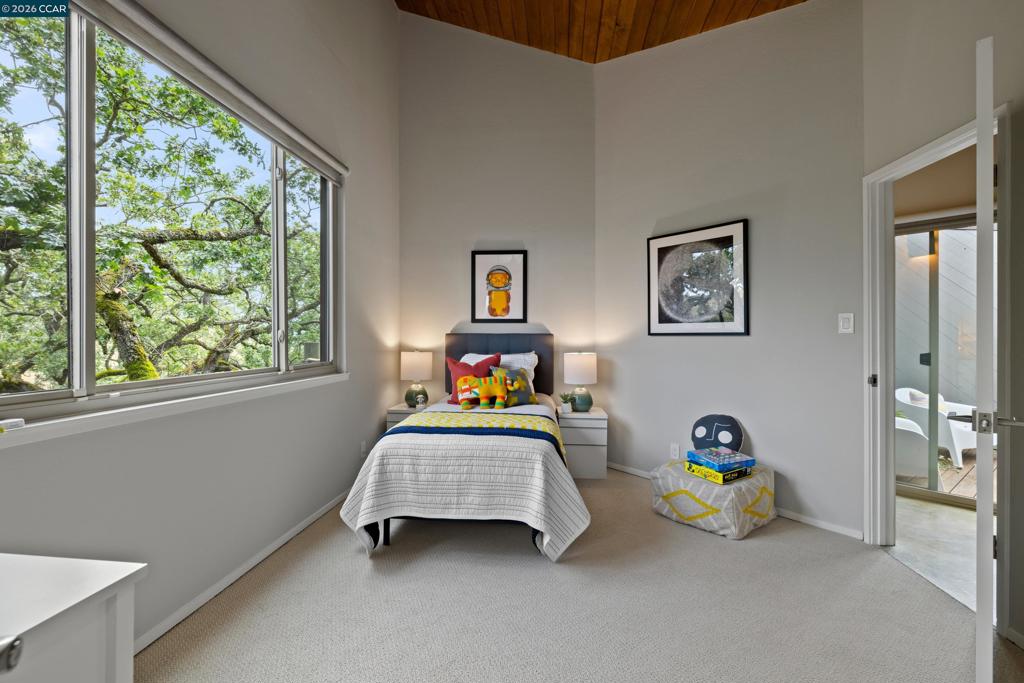 2 Leeward Glen Property Photo 18