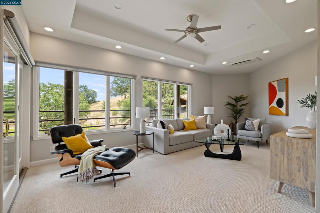 2 Leeward Glen Property Photo 25