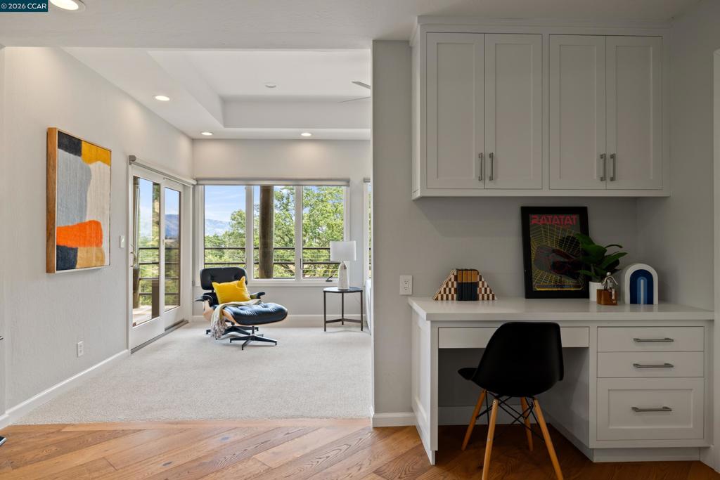 2 Leeward Glen Property Photo 26