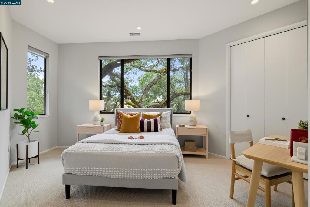 2 Leeward Glen Property Photo 29
