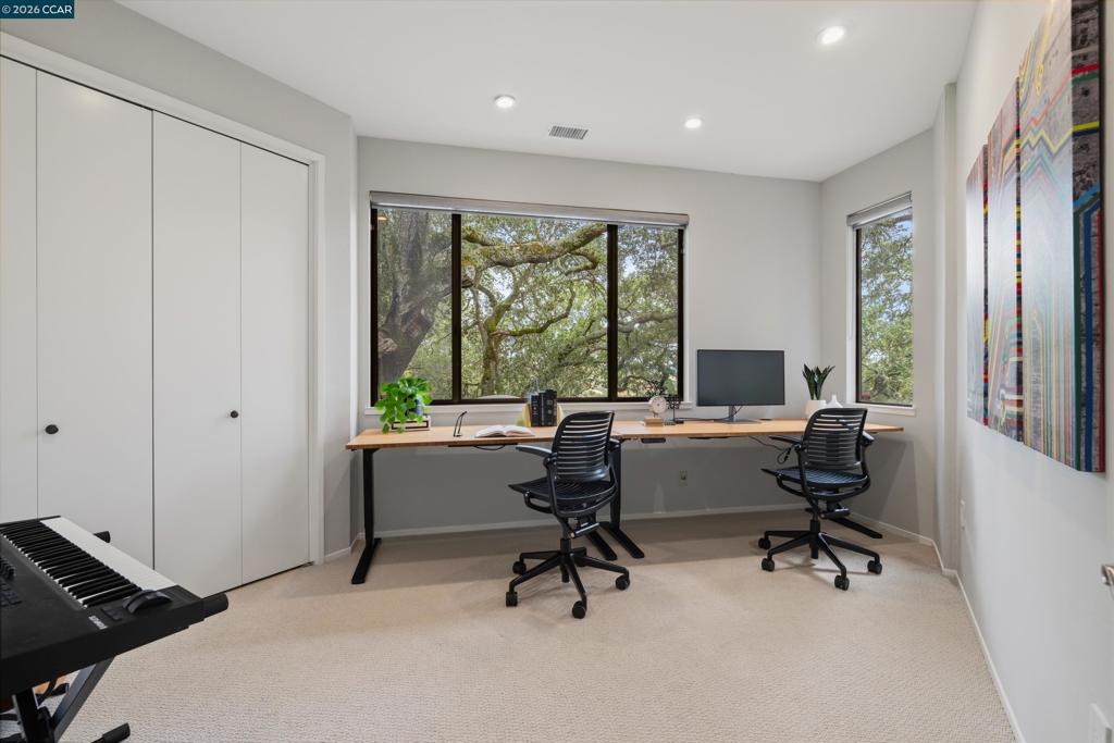 2 Leeward Glen Property Photo 31