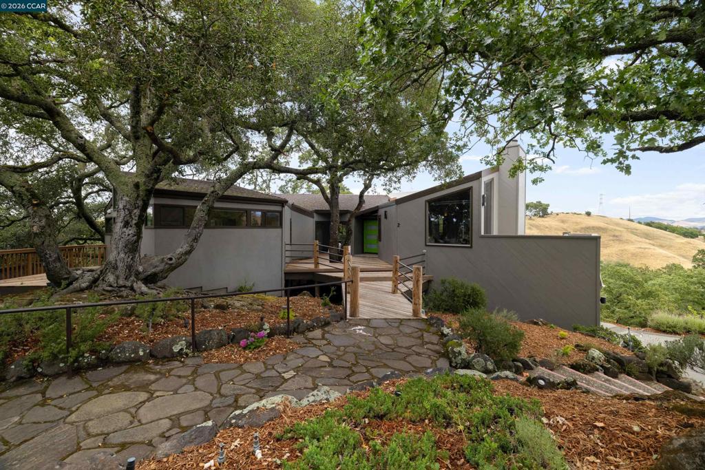 2 Leeward Glen Property Photo 41