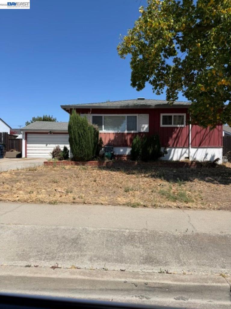 246 Clarke Ave Property Photo 1