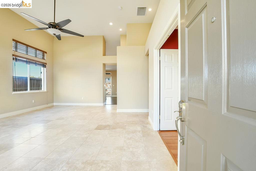4464 Cove Ln Property Photo 5