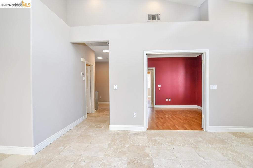 4464 Cove Ln Property Photo 8