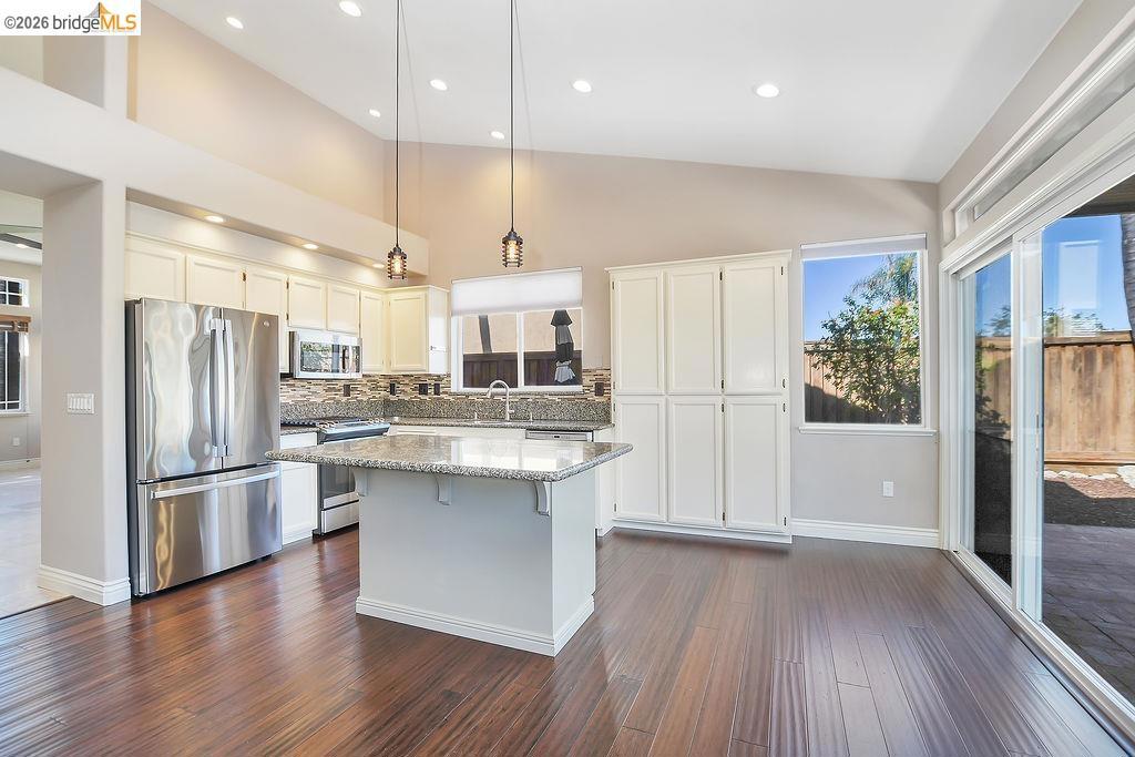 4464 Cove Ln Property Photo 10