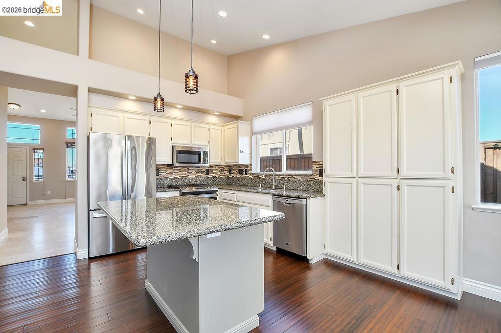 4464 Cove Ln Property Photo 11