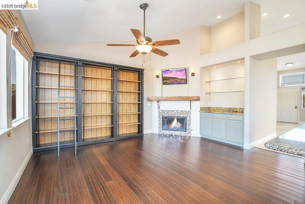 4464 Cove Ln Property Photo 14