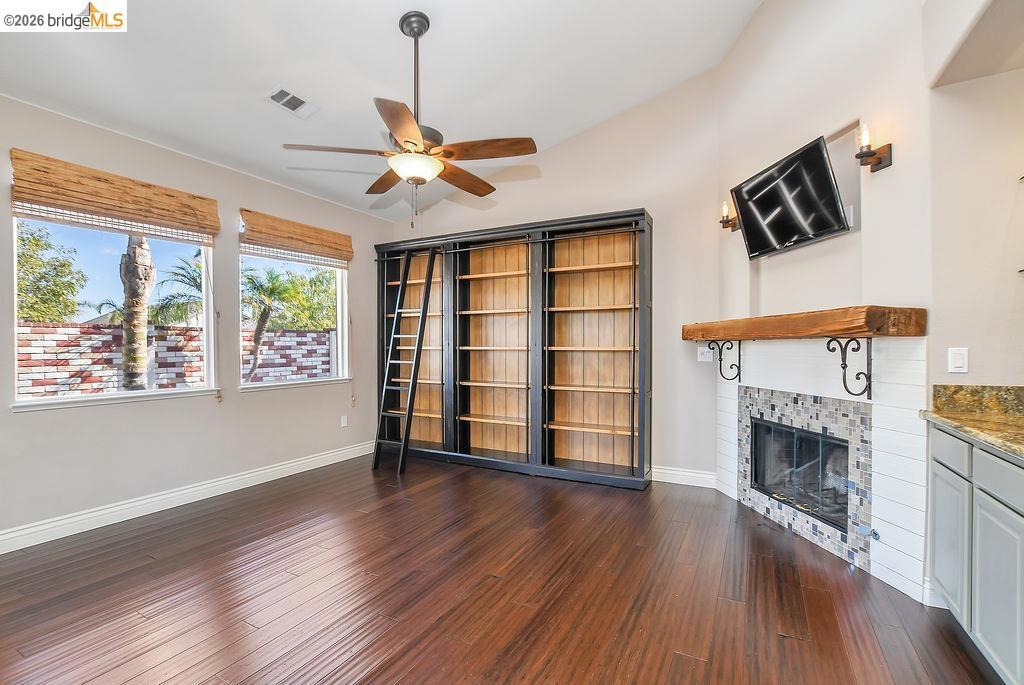 4464 Cove Ln Property Photo 17