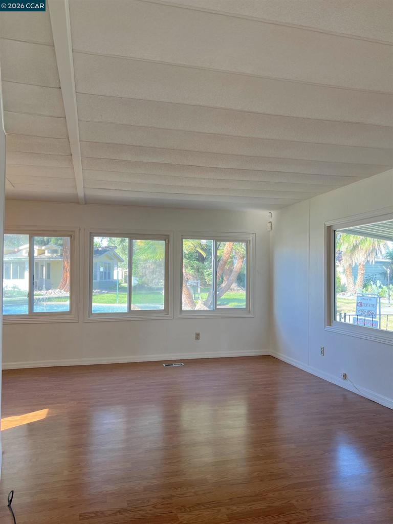 2339 Dalis Property Photo 4