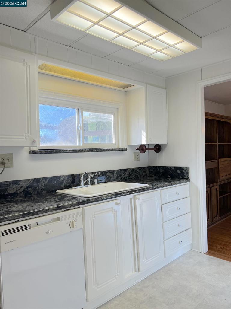 2339 Dalis Property Photo 10
