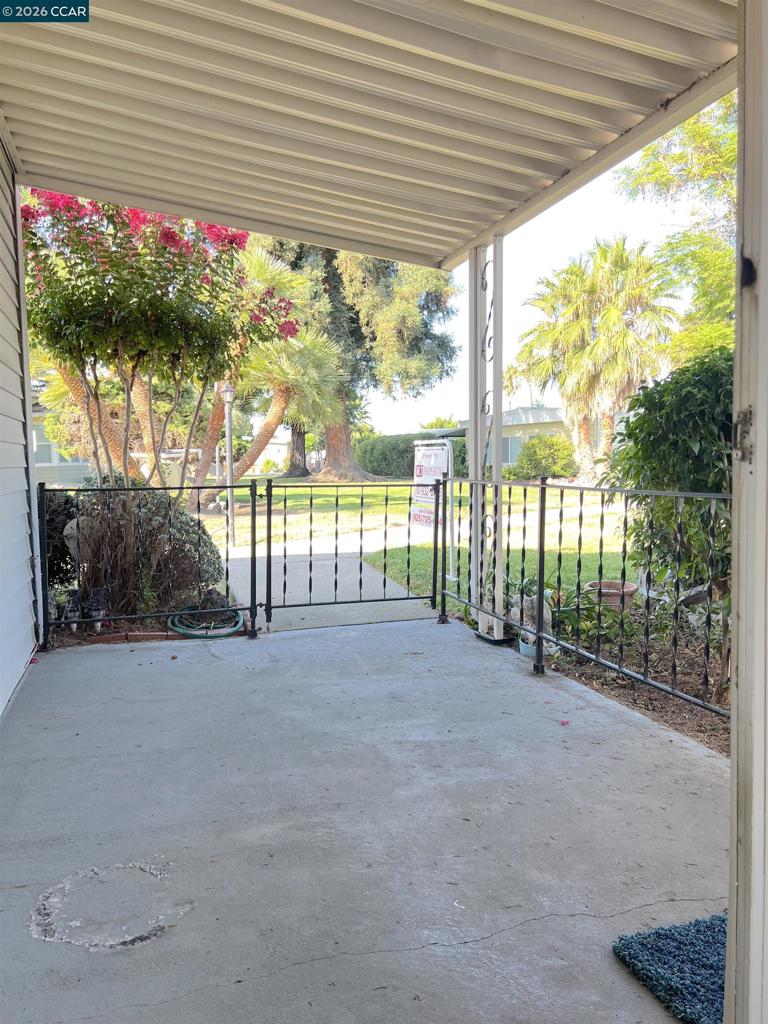 2339 Dalis Property Photo 21